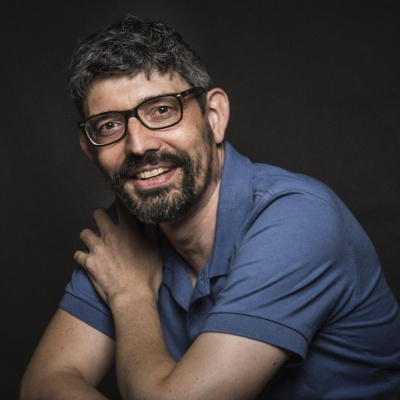 Hay Algo Allá Afuera