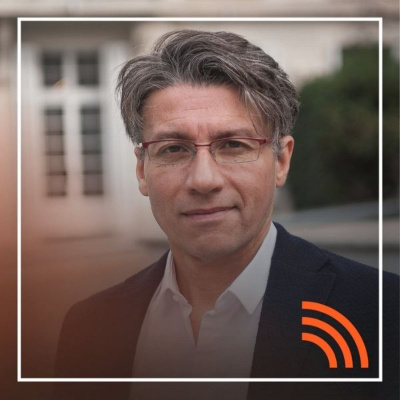 Hay Algo Allá Afuera