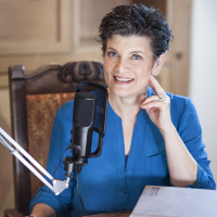 Episode 4 : Writing for Resilience w/Stacy Brookman