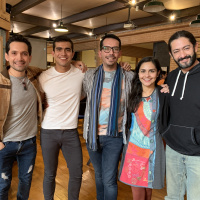 Líneas rectas y cuestionamientos con Hamlet, Víctor, Sara y Eugenio