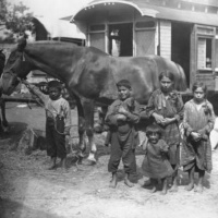 רדיו מונדו | שירי צוענים בתקופת השואה