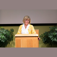 #8 – Mary VandenBerg on Loving Your Neighbor with Dementia