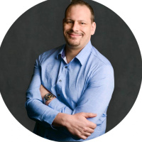 Episode 307 / Drew Hampton / Varo Bank / Head of Performance Marketing