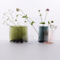 Ruutu, le vase en verre soufflé des frères Bouroullec
