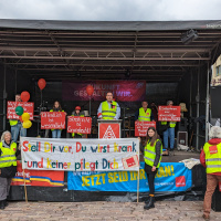 DGB 1.Mai Kundgebung Sindelfingen verdi Rede von Jochen Wagner OV Vorsitzender und Verdi Kollegen