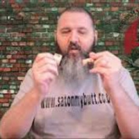 Review of the Woodsman Beard Co Cedar amp Lime Beard oil amp Balm