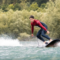 Resboard: tabla de rescate acuático, eléctrica e inteligente