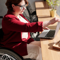 Tecnologías que ayudan a afrontar retos a las personas con alguna discapacidad