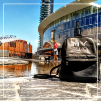 Taglio e prodotto per luomo viaggiatore in questa estate 2018