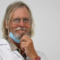  Tout les Blancs ne sont pas nos ennemis : Il ya des Blancs qui aiment les Africains et veulent leur bien