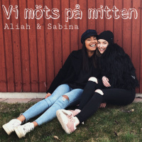 4. Ett barn i ryggen och ett i magen