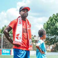 Maravillosa charla en un campus de fútbol 
