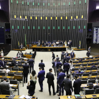 Reforma tributária passa a ser prioridade no Congresso