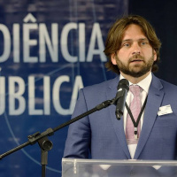 Nomeação de Vicente Santini para novo cargo é incoerência do presidente