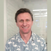 Его работа — открытие кондитерских. Валерий Дубровский (11) 