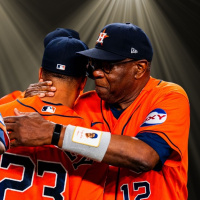 MLB: ASTROS DAN SEÑALES DE VIDA Y SE LLEVAN EL JUEGO TRES CONTRA RANGERS