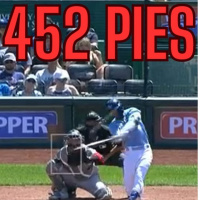 MLB: EDWARD OLIVARES DA HOME RUN A 452 PIES Y PRENDE EN FUEGO LA PIZARRA