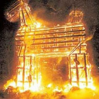 #16 Bocken Brinner God Jul