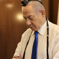 Sefirah - Experiencing the G-dly Attributes in Time Likutei Moharan 33 4! Gaza Again amp Bibi Tefilin!