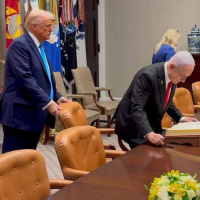 The Historic US President? Trump amp Bibi - Israel Gaza war - The Real Kindness Podcast - Yosef Aharon amp Eli Goldsmith - Just One Chesed amp Unity Bookings!