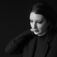 Slata Roschal, Schriftstellerin und Literatur-Wissenschaftlerin