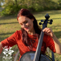 From Music To Sustainable Festivals - Combining a passion for music and the environment with singer songwriter Molly Healey 