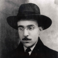 Fernando Pessoa: O Arquiteto da Alma Portuguesa