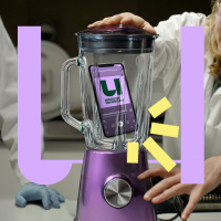 745. Wat gebeurt er als je een smartphone in een blender gooit? 