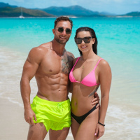 Dark childhood into a Bright LIFE - Rhiannon Oloughlin 