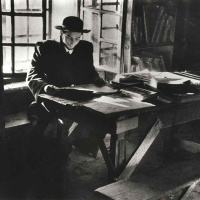 Scholars on Roman Vishniacs photos of Jewish life before the Holocaust