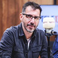 Fuguet y arqueología tuitera: Está lo público y lo privado, Twitter no es lo mismo que hablar en un café