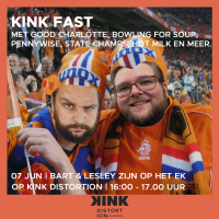Bart  Lesley zijn op het EK en hebben een oranje shirtje aan!