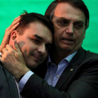 Ep. Piloto - Travessuras de Flavio Bolsonaro