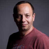 Entrevista con el director Roberto Fiesco