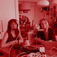 ״שיר ערש למקרים מיוחדים״: על נעמי שמר הילדה, האישה, האמא והיוצרת - שיחה עם ללי שמר