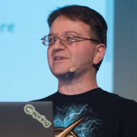 Construyendo Pipelines Reactivos: Cómo ir de aplicaciones escalables a aplicaciones RIDÍCULAMENTE escalables