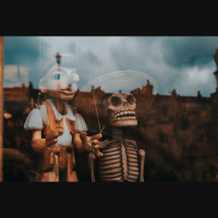 Mentir custa caro e quem paga a conta somos todos nós