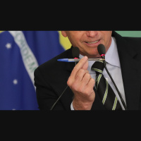 O governo deveria proteger seus dados, mas é excelente em expô-los