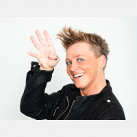 Boxerin, Moderatorin und Sängerin Tina Schüssler