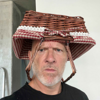 Praten Kreng! x LLowcast, deel 1: aankomst en installatie