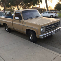 Balancing Two Different Facades In Two Worlds