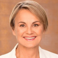 Ep. 32 Dr Merran Cooper on widowhood, becoming a Doctor at 56 and changing how we die