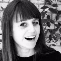 Ep. 59 Dr Esther Ramsey Jones on caring for her mother after a terminal diagnosis and the grief following her death. 