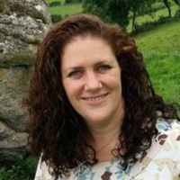 Ep. 16 Treacy OConnor, Interfaith Minister, on continuous bonds and how grief is woven throughout our lives in every change we make