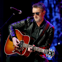 HOT COUNTRY MINUTE! Thomas Rhett Tickets Are On Sale  Eric Church Opening A Bar!