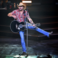 HOT COUNTRY MINUTE! Jason Aldean Is Coming To Town  Mickey Guyton Did A GREAT Job At The Super Bowl!