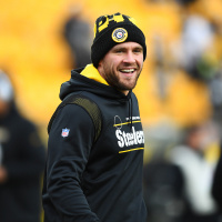 Steelers’ T.J. Watt Surprised UPMC Children’s Cancer Patient With Super Bowl Tickets!