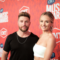 Chris Lane Talks Pittsburgh Show, Social Media  Wiki Page!