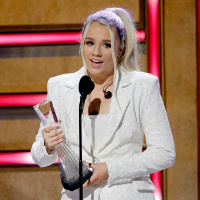 HOT COUNTRY MINUTE! A New Change To ACM Hosts  NHL Stadium Series Country Performance!