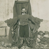 GDC 4x3 - Franz Reichelt, el sastre murciélago de la Torre Eiffel (El Pinturero, el torero paracaidista. Prólogos 3 y 4)